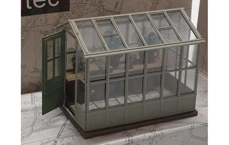 387284 Painted Garden Greenhouse & Plants (OO/HO Scale 1/87th)