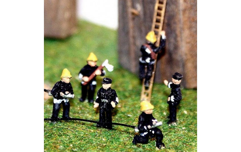 A106 6 Assorted Firemen in action poses Unpainted Kit N Scale 1:148