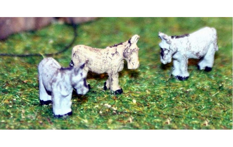 A108 3 Assorted Donkeys (unharnessed) Unpainted Kit N Scale 1:148