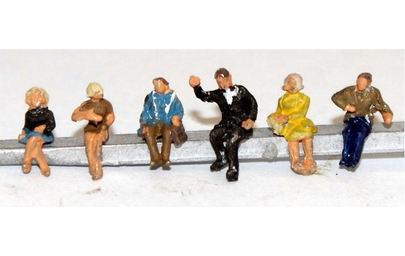 A119 6 Seated Passengers / Figures Set 2 Unpainted Kit N Scale 1:148