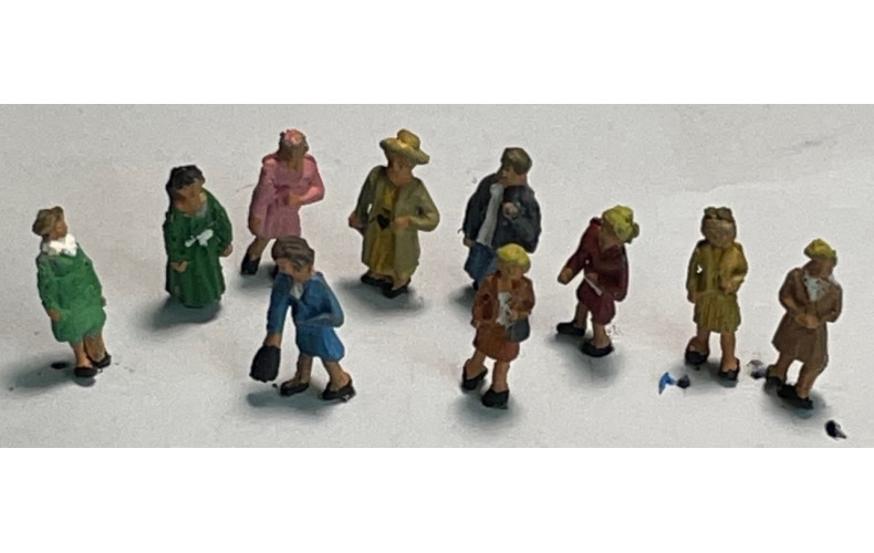 A137p Painted 10 x Ass Figures-Women (N scale 1/148th)