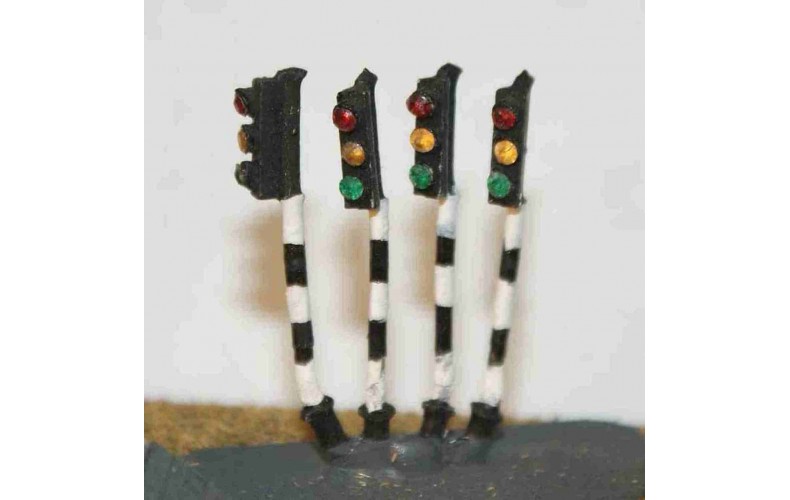 A15p Painted Single head Traffic Light x 4 N Scale 1:148
