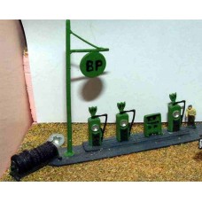 A33 Garage Forecourt scene & Decals (1920/30's) Unpainted Kit N Scale 1:148