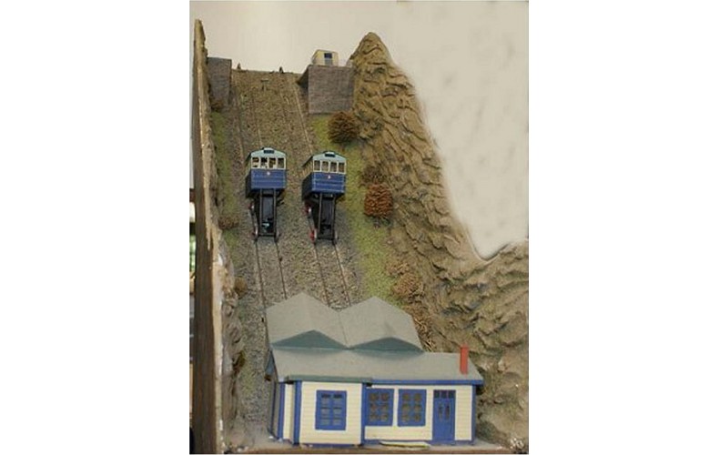 A51 Cliff Railway Incl coaches & motorizing  Unpainted Kit Nscale 1:148