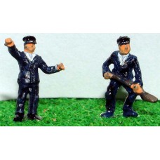 A60 Loco Crew Driver & Fireman Unpainted Kit N Scale 1:148