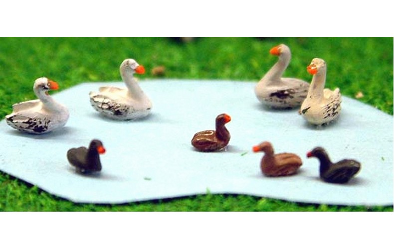 A61 Waterfowl-4 Swans & 4 Ducks Unpainted Kit N Scale 1:148