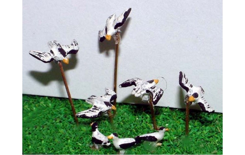 A65p Painted Assorted Seagulls x 8 N Scale 1:148