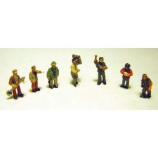 A95 7 x Figures in working poses Unpainted Kit N Scale 1:148