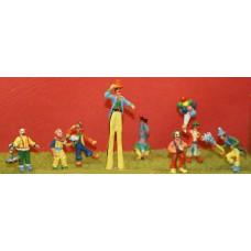 CIR1 8 Clowns - assorted Unpainted Kit OO Scale 1:76 