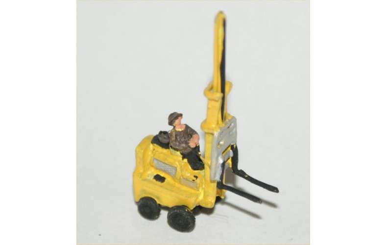 E63 Clarke Stalwart Fork Lift Truck ( N Scale 1/148th)