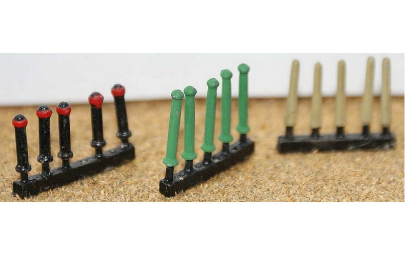 F110 15 ass. Street Bollards (3 types) F110 Unpainted Kit OO Scale 1:76