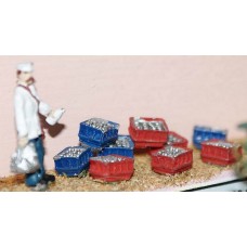 F113p Painted Milkman & Milk Crates OO 1:76 Scale Model Kit