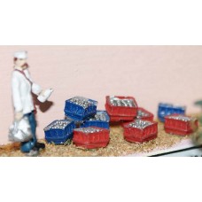 F113p Painted Milkman & Milk Crates OO 1:76 Scale Model Kit