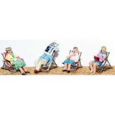 F121 4 deckchairs with figures Unpainted Kit OO Scale 1:76 