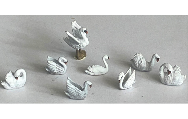 F123ap Painted Assorted Swans x 8 (OO Scale 1.76th)