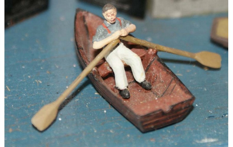 F137 8ft Rowing boat & rowing figure Unpainted Kit OO Scale 1:76