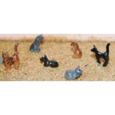 F144p Painted 6 assorted Cats OO Scale 1:76 Painted Model