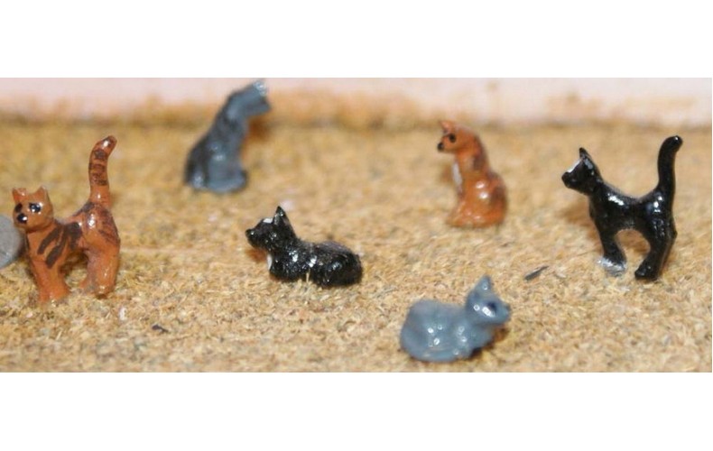 F144p Painted 6 assorted Cats OO Scale 1:76 Painted Model