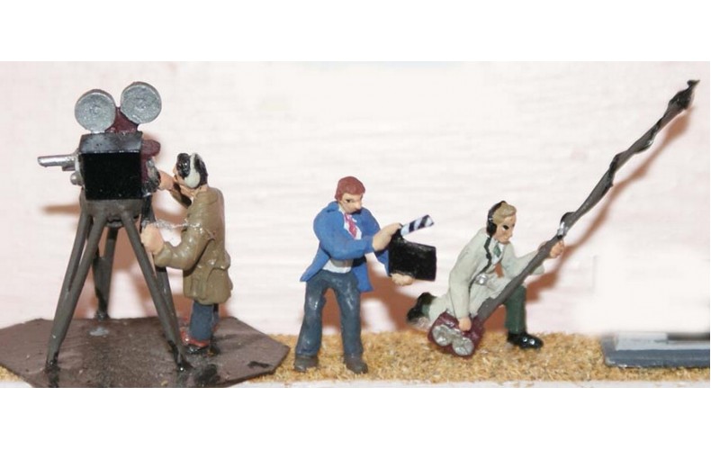 F151 Film Camera and Sound Crew Unpainted Kit OO Scale 1:76 