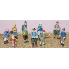 F157 10 assorted Hikers Unpainted Kit OO Scale 1:76 