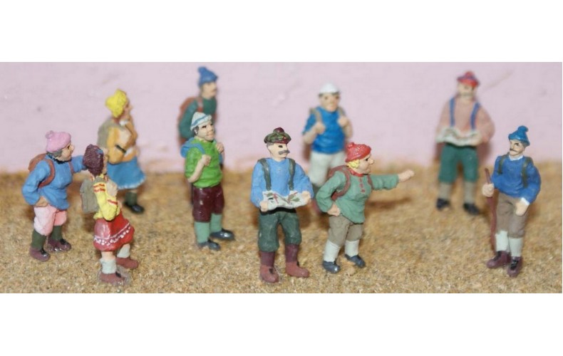 F157 10 assorted Hikers Unpainted Kit OO Scale 1:76 