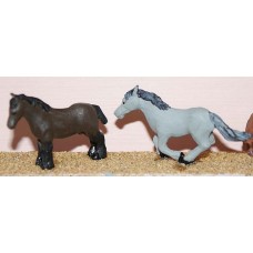 F159p Painted 2 x Plain Horses (no harness) OO Scale 1:76