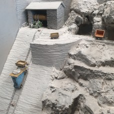 F161b Slate Cliff Railway & Winding House Unpainted kit (009/OO Scale 1/76th)