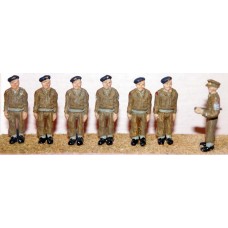 F170b Army personnel - On Parade-Attention Unpainted Kit OO Scale 1:76 