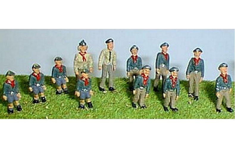 F196a 1960's onwards Cub / Scouts on Parade Unpainted Kit OO Scale 1:76 