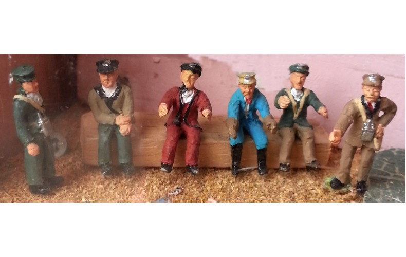 F202 6 Assorted Bus Drivers & Conductors Unpainted Kit OO Scale 1:76 