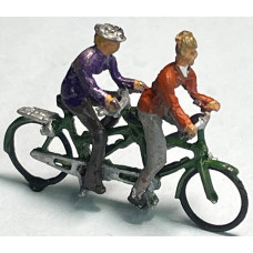 F203bp Painted Tandam Bicycle & Male/Female Riders (OO Scale 1/76th)