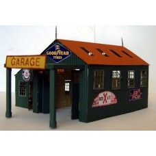 F209 Country Garage (incl folding doors) Unpainted Kit OO Scale 1:76