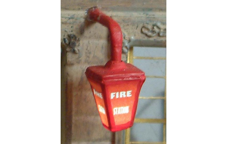 F224 Illuminated Kit 'Fire Station' Wall lamp Unpainted Kit OO Scale 1:76