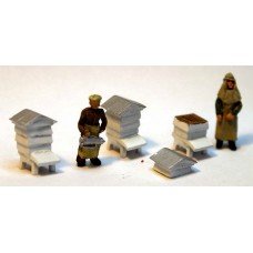 F234p Painted Beekeepers & Beehives (3 white boxes) OO 1:76 Scale Model Kit