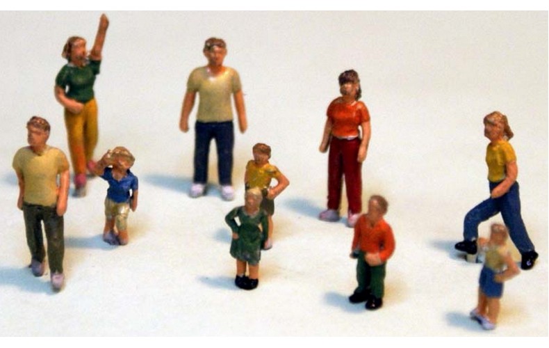 F245 10 Children playing (modern 80's) Unpainted Kit OO Scale 1:76 