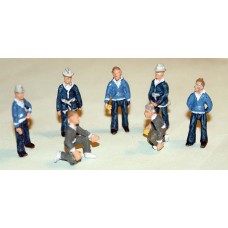 F249a Tennis umpire linesmen & ballboys 7 figs Unpainted Kit OO Scale 1:76 