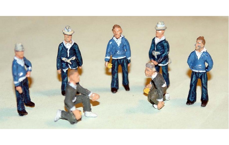 F249a Tennis umpire linesmen & ballboys 7 figs Unpainted Kit OO Scale 1:76 