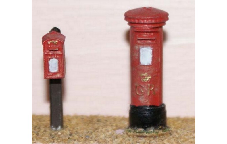 F24a 2 x G.R. Pillar Boxes F24a Unpainted Kit OO Scale 1:76