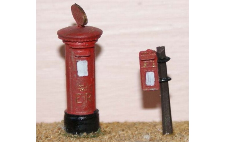 F24b 2 x E.R. Pillar Boxes F24b Unpainted Kit OO Scale 1:76