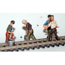 F259 4 Lineside Men digging,bolt greaser bolt tightener pair Unpainted Kit OO Scale 1:76 