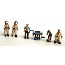 F267 3 Deep-sea Divers, 2 helpers, compressor Unpainted Kit OO Scale 1:76 