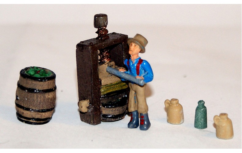 F278 Cider/Fruit Press Figure and demijohns Unpainted Kit OO Scale 1:76 