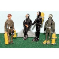 F290 Scuba Divers / frogment x 4 Unpainted Kit OO Scale 1:76 