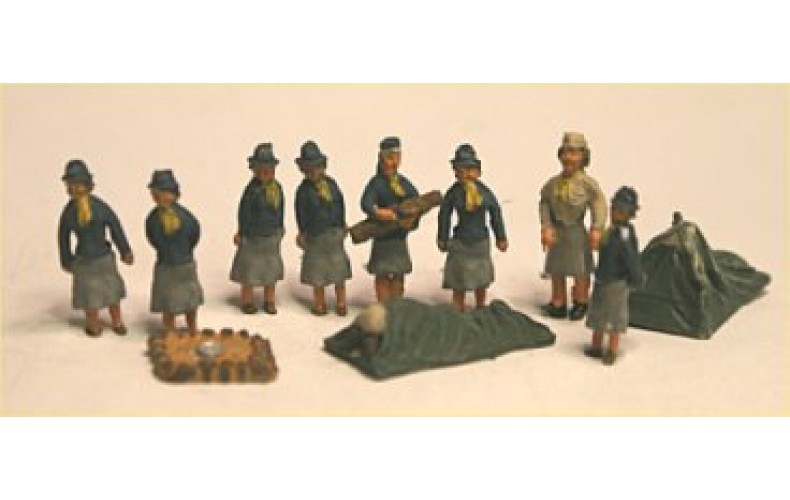 F313 Girl Guides in Camp (OO Scale 1/76th)