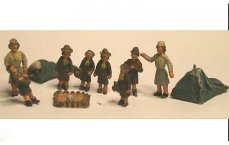 F314 Early Brownies in Camp Unpainted kit (OO Scale 1/76th)