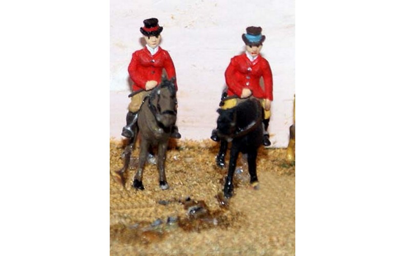 F34ap Painted Hunt Scene 2 mounted riders OO 1:76 Scale Model Kit