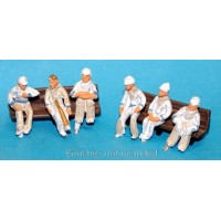F35dp Painted 6 x Seated Cricket Figs waiting to play OO 1:76 Scale Model Kit