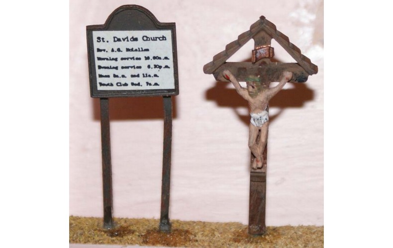 F41 Church Notice Board & Crucifix F41 Unpainted Kit OO Scale 1:76