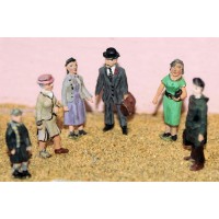 F52 6 x 1950's standing figures - set 1 Unpainted Kit OO Scale 1:76 