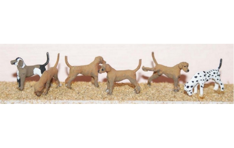 F63 6 dogs - hounds, dalmation, labrador Unpainted Kit OO Scale 1:76